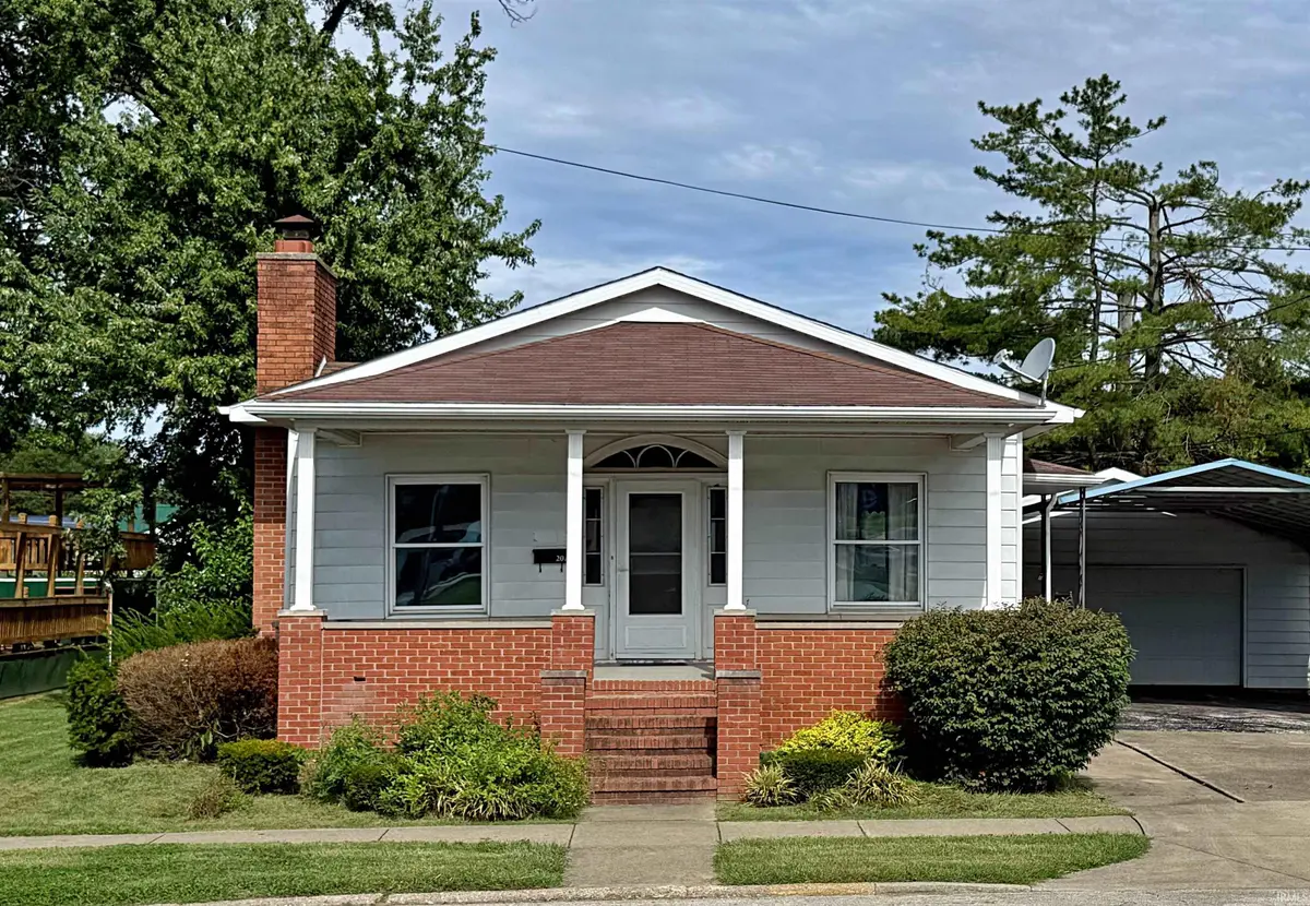 207 Church ST, Loogootee, IN 47553