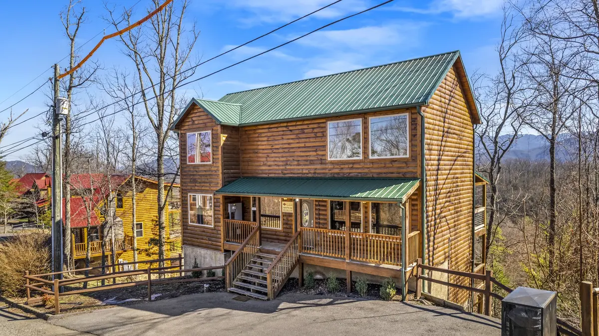 2136 E View Dr, Sevierville, TN 37876