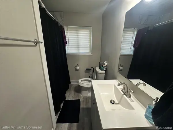 28215 Cherry ST, Inkster, MI 48141