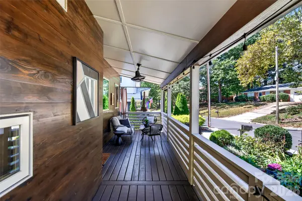 18 Sulphur Springs RD, Asheville, NC 28806