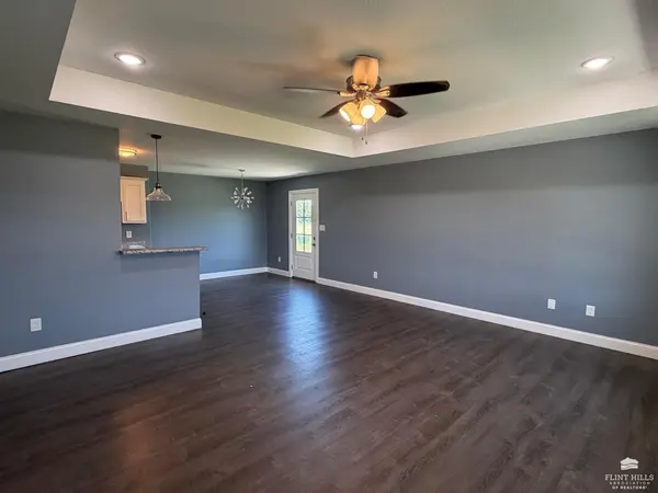 113 mill valley, Alma, KS 66401