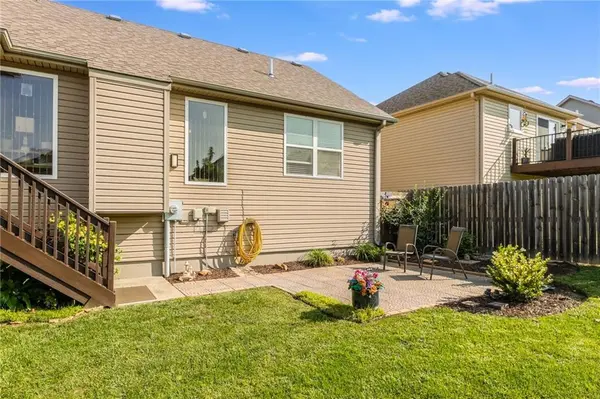 4004 Greywood LN, St Joseph, MO 64505