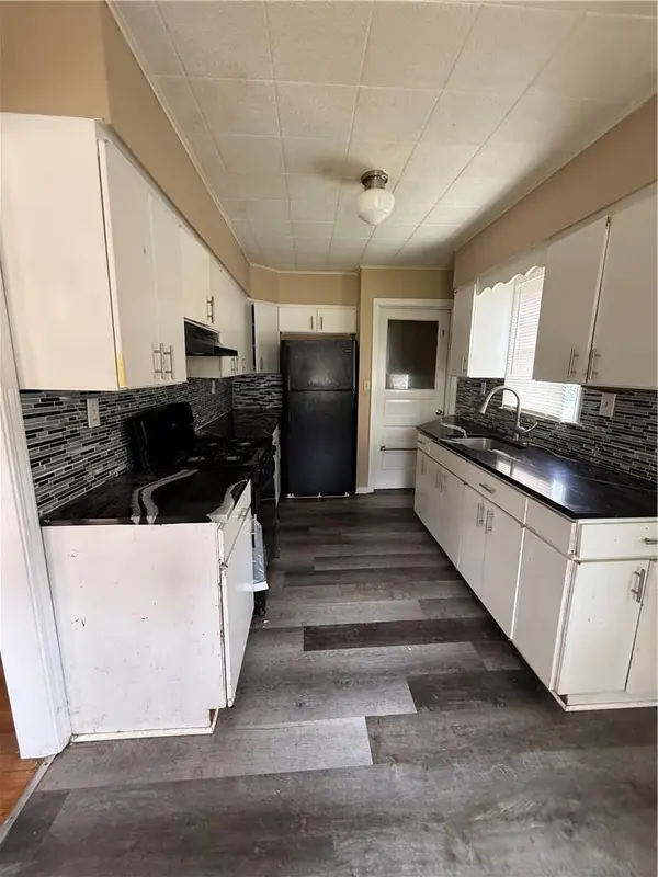 4421 College AVE, Kansas City, MO 64130