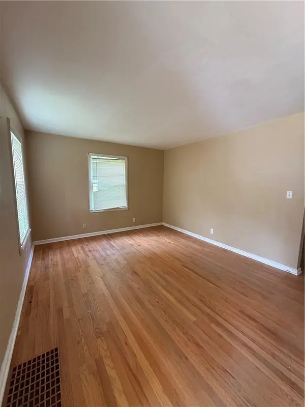 4421 College AVE, Kansas City, MO 64130
