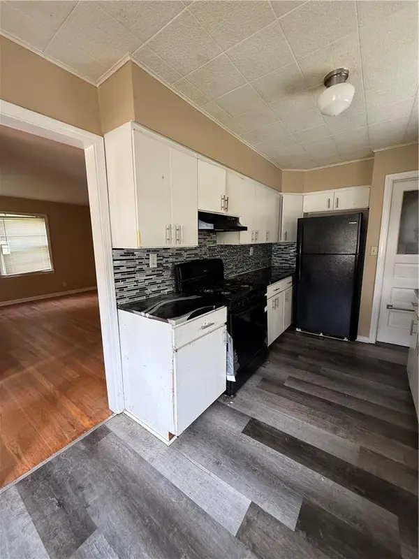 4421 College AVE, Kansas City, MO 64130