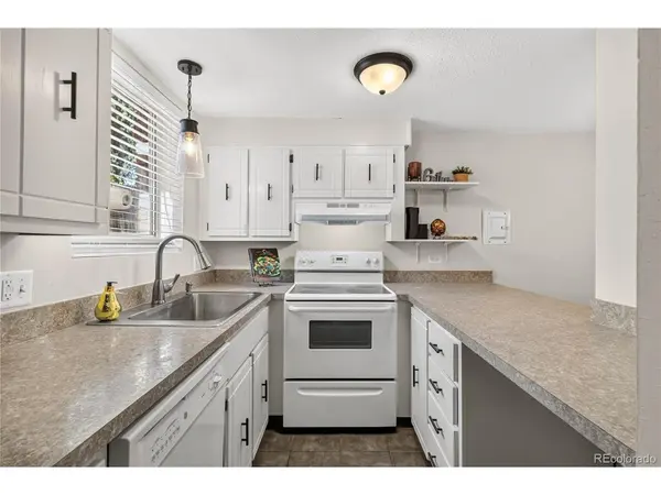 1390 Everett #111, Lakewood, CO 80215