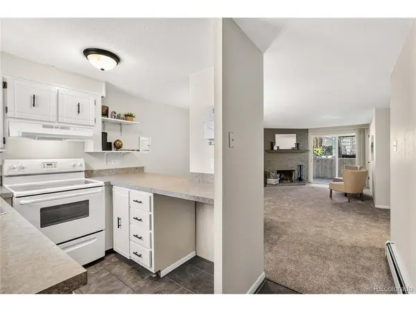 1390 Everett #111, Lakewood, CO 80215