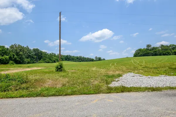 5422 Schneider RD, Newburgh, IN 47630