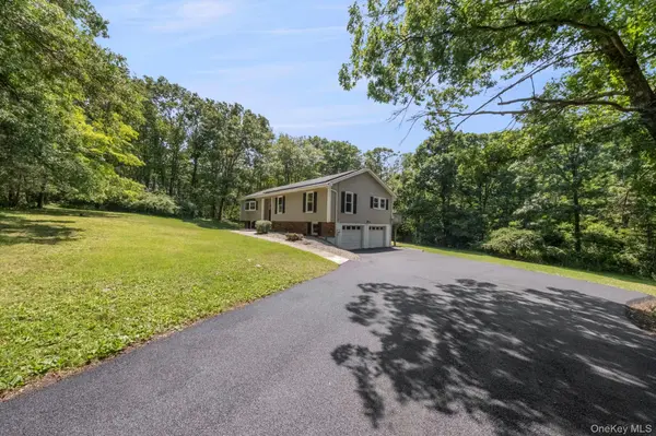35 Penaluna RD, Monroe, NY 10950