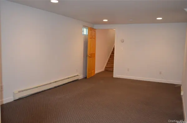 203 Parkside AVE, Miller Place, NY 11764