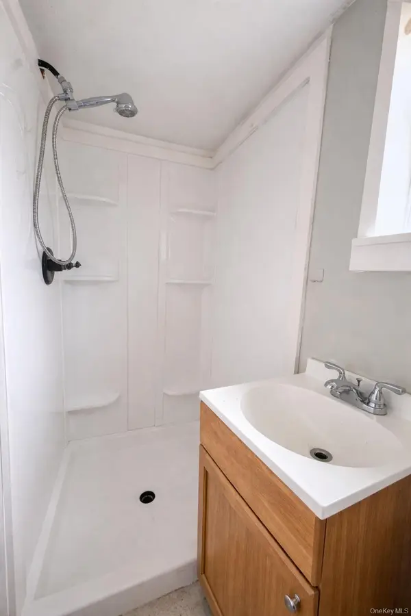 159 Pierce CIR, New Hampton, NY 10958