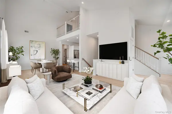 40 August CIR #40, East Northport, NY 11731