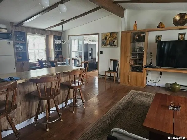 124 Village CIR #124, Manorville, NY 11949