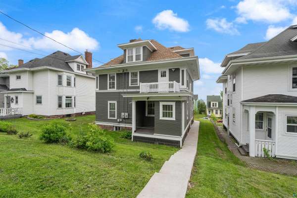 1415 E 4th St, Duluth, MN 55805