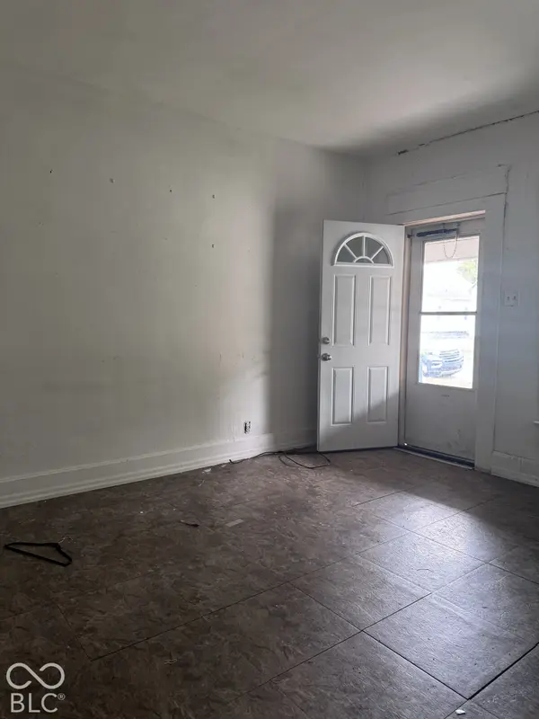 1535 8th AVE, Terre Haute, IN 47804