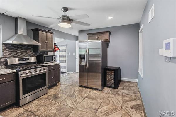 821 Font LN, Bellefontaine Nghbrs, MO 63137