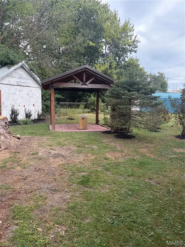 210 S Main Cross ST, Bowling Green, MO 63334