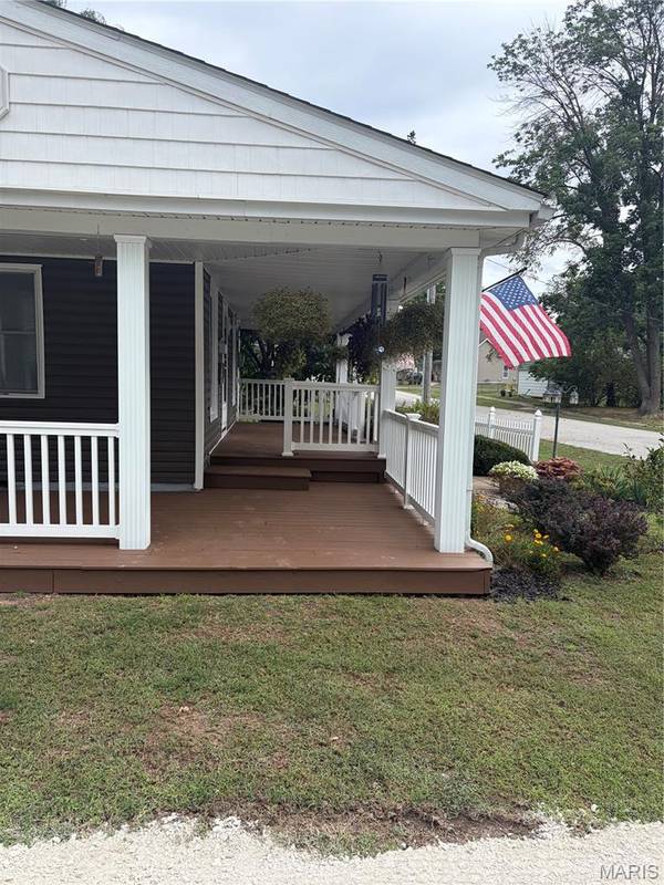210 S Main Cross ST, Bowling Green, MO 63334