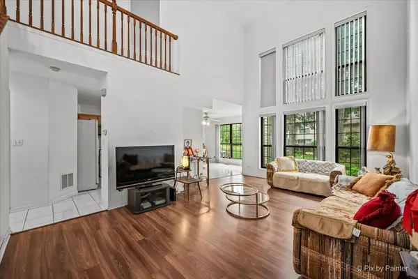 318 Club House DR, Bloomingdale, IL 60108