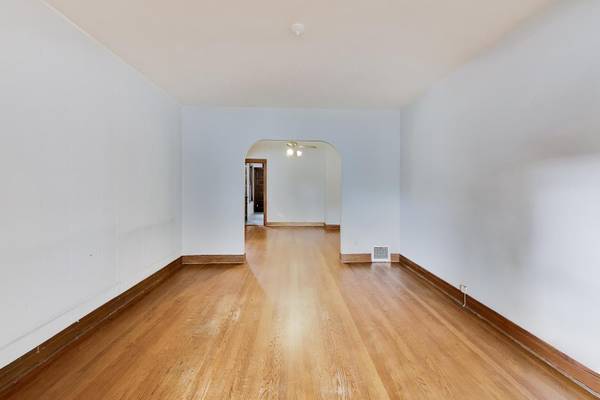 227 Circle AVE, Forest Park, IL 60130