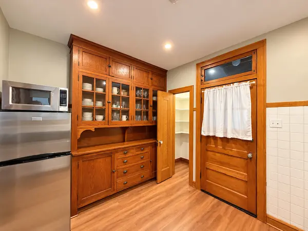 1919 W Waveland AVE #1, Chicago, IL 60613