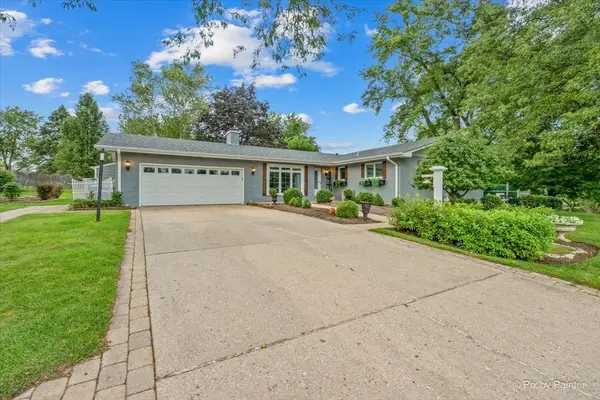39W440 Campton Hills DR, Campton Hills, IL 60175