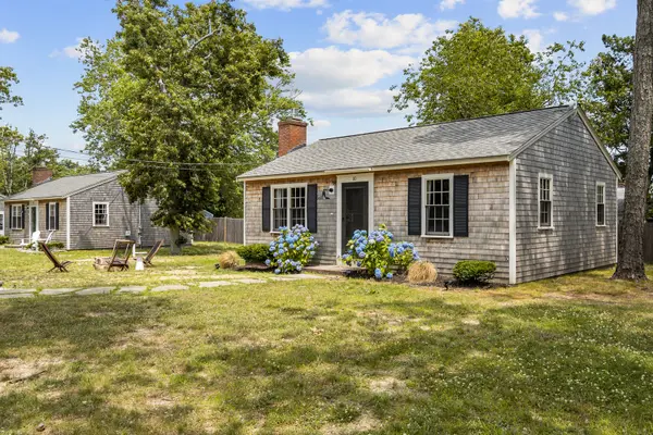 10 Manning RD, Dennis, MA 02639