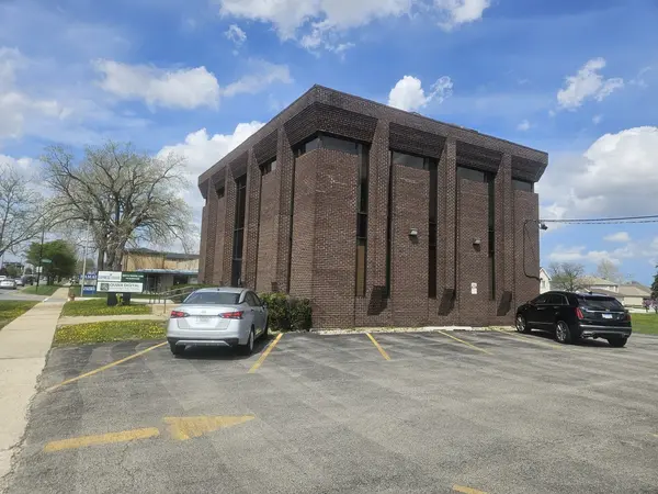 8233 S Harlem AVE #2, Bridgeview, IL 60455