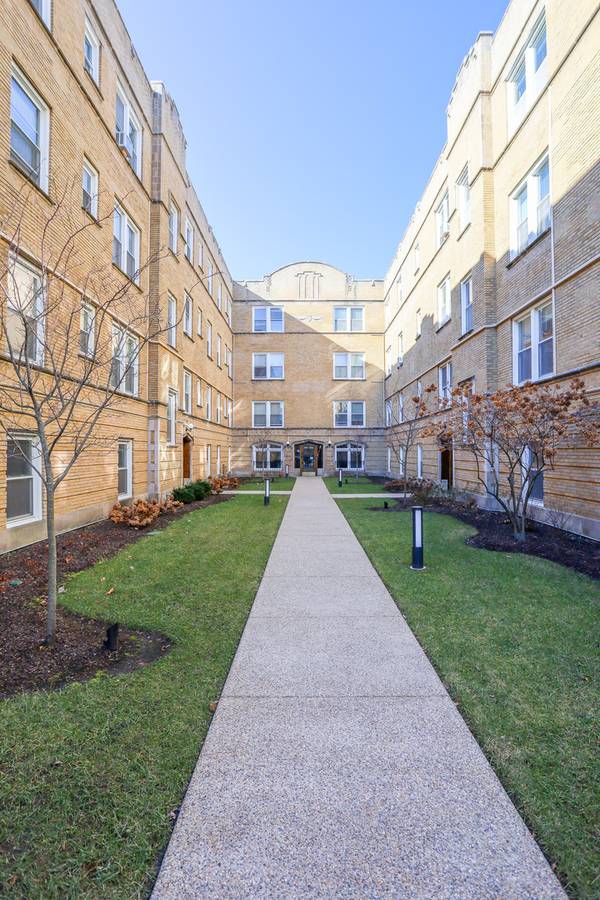 5746 S Stony Island AVE #1-1, Chicago, IL 60637