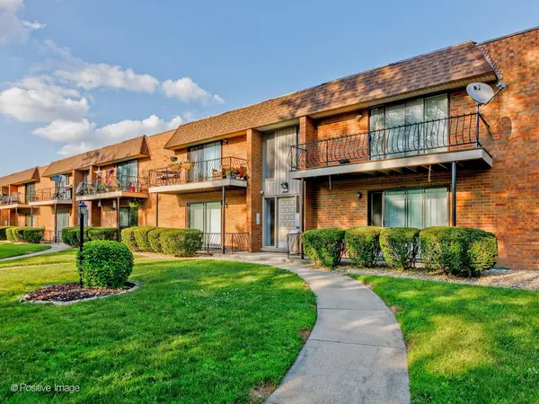 627 N Carroll Pkwy #105, Glenwood, IL 60425
