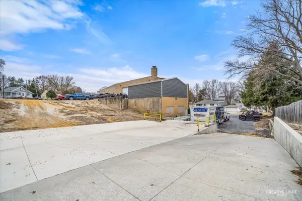 1204 S Galena AVE, Dixon, IL 61021