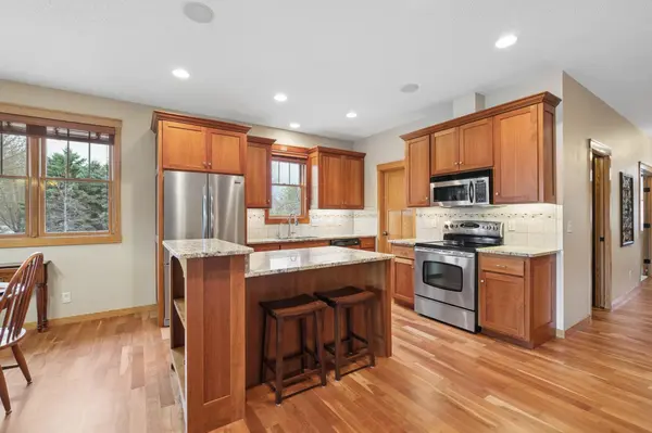 1317 Waters PATH, Woodbury, MN 55129