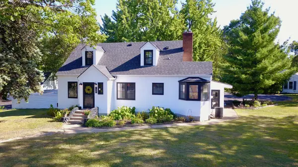 739 10th ST NW, New Brighton, MN 55112