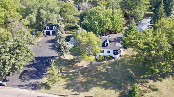 739 10th ST NW, New Brighton, MN 55112