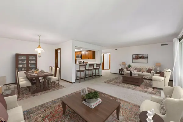 5601 Dewey Hill RD #210, Edina, MN 55439