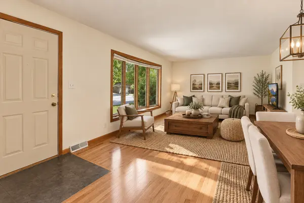 16403 Seymour DR, Minnetonka, MN 55345