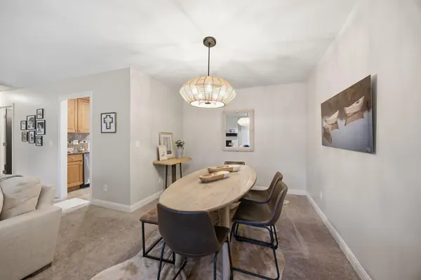 38 Jewel LN N, Plymouth, MN 55447
