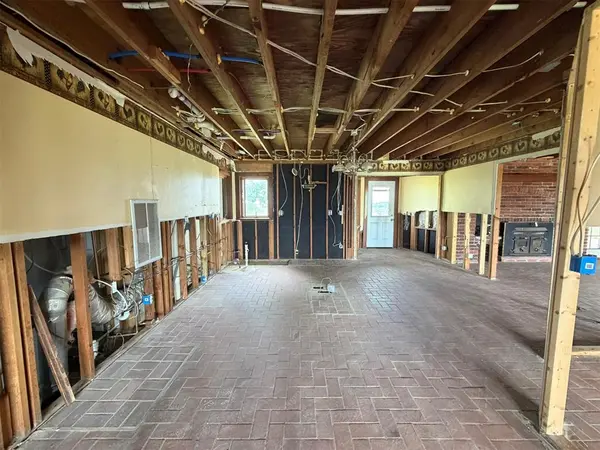 5885 S Canadian RD, Hinton, OK 73047