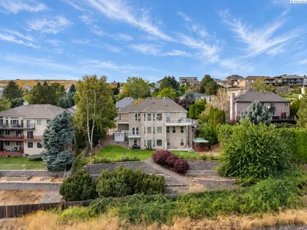 350 Riverwood St, Richland, WA 99352