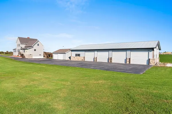 N8038 TOWN HALL RD, Black Creek, WI 54106-9132