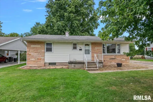 660 S MEMORIAL ST, Pittsfield, IL 62363