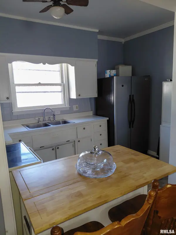 505 BAXTER CT, Canton, IL 61520
