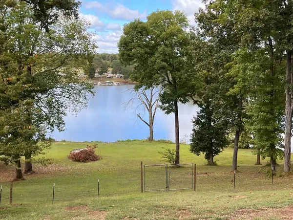 691 Lakehaven Cir, Decatur, TN 37322