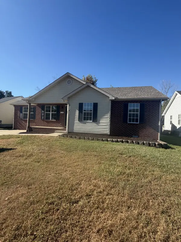 1940 Waterford Dr, Old Hickory, TN 37138