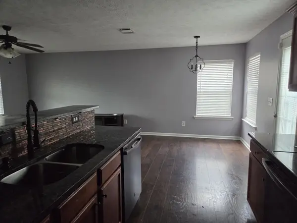330 Sarna Dr, La Vergne, TN 37086