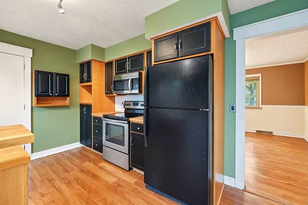 2424 Drake Place, Salina, KS 67401