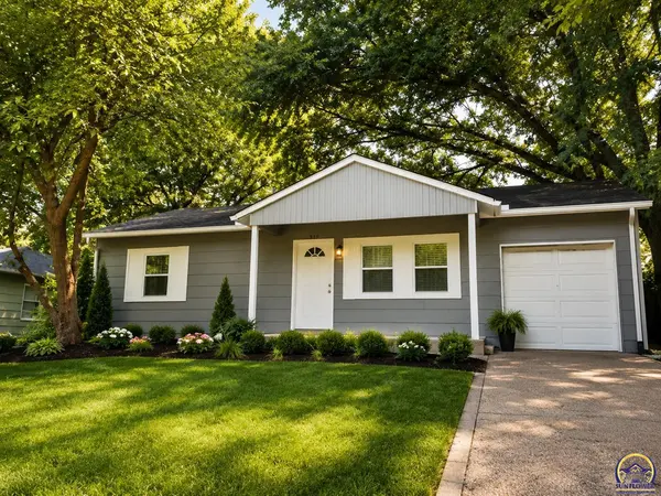 3542 SW Kerry AVE, Topeka, KS 66611