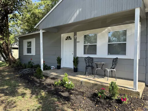 3542 SW Kerry AVE, Topeka, KS 66611