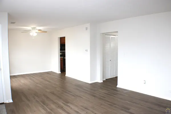 2827 SW Prairie RD ##36, Topeka, KS 66614