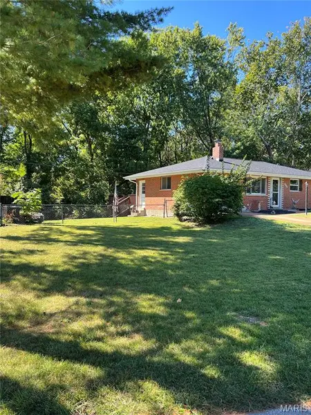 4120 Rain Ridge DR, St Louis, MO 63125